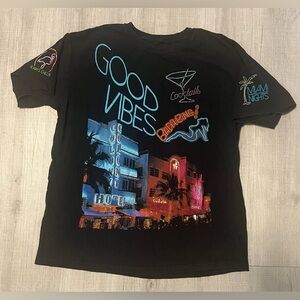 Visual Assassin Vintage 90s Good Vibes Neon Tshirt